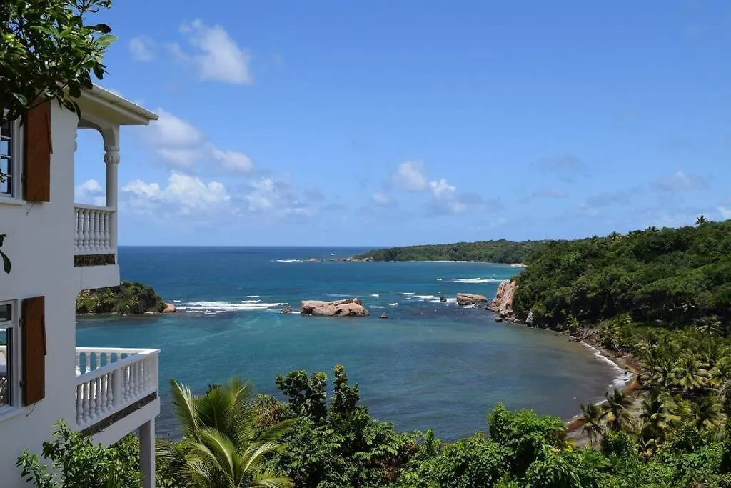 Oceanfront 3-Bedroom Villa With Spectacular View! Calibishie