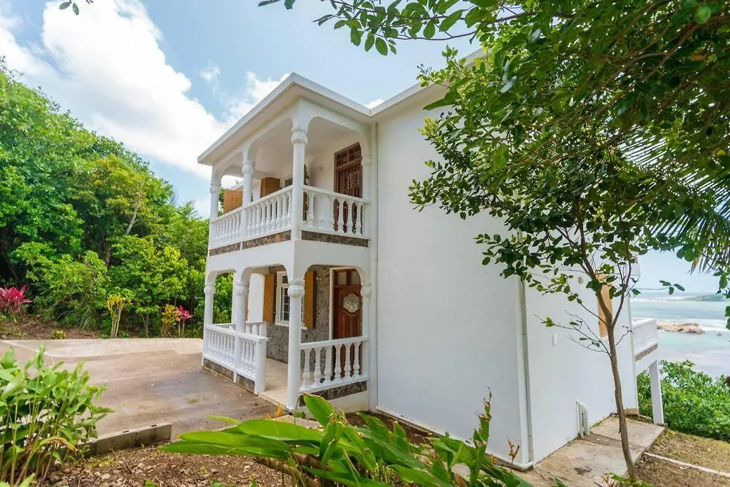 Oceanfront 3-Bedroom Villa With Spectacular View! Calibishie